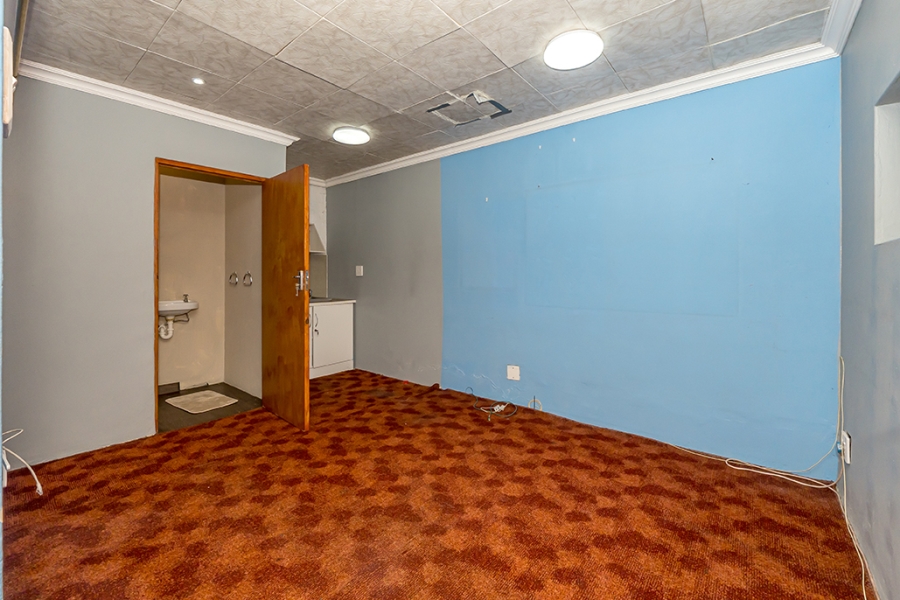 7 Bedroom Property for Sale in Lentegeur Western Cape